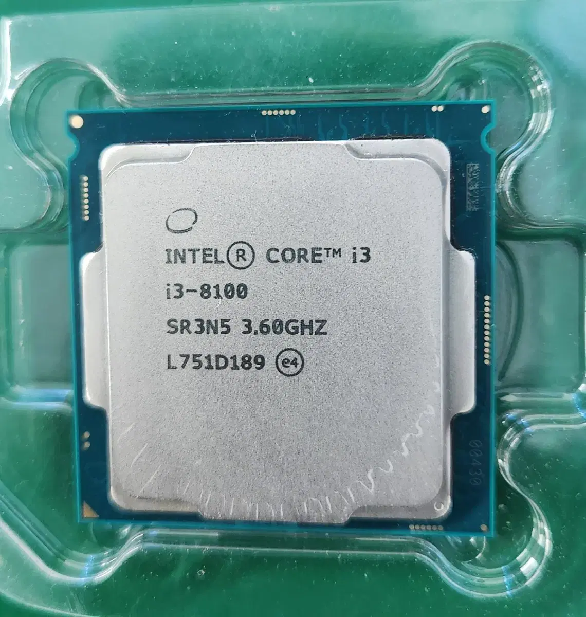 인텔 코어 i3-8100 CPU 판매합니다.